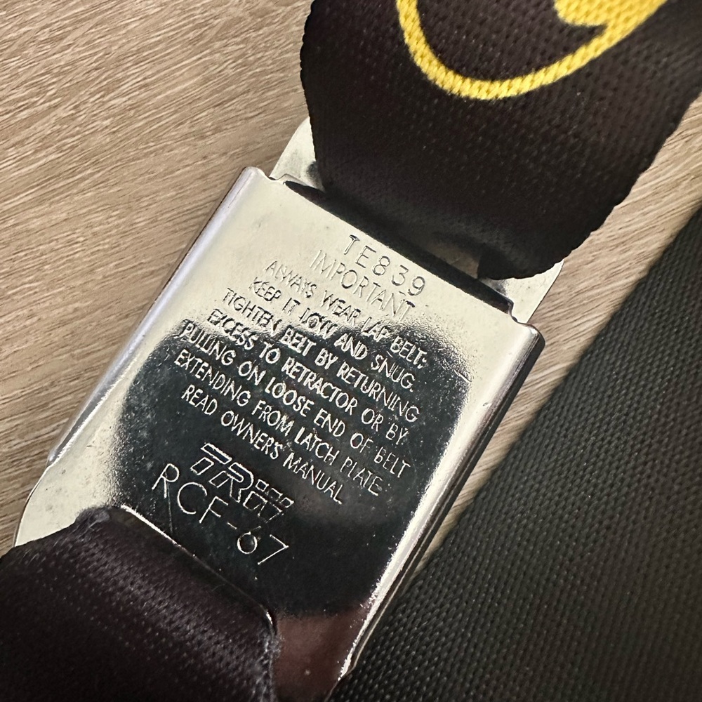 Buckle-Down Black and Yellow Batman Belt - Picture 5 of 9